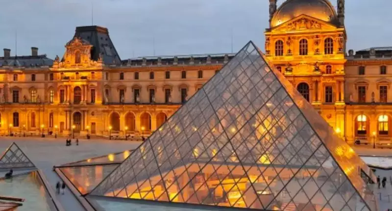 Самый посещаемый музей мира закрыли из-за протестов сотрудников