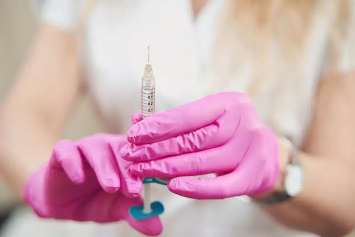 Врач раскрыла неожиданную опасность филлеров - новости на Lada.kz 16.12.2025