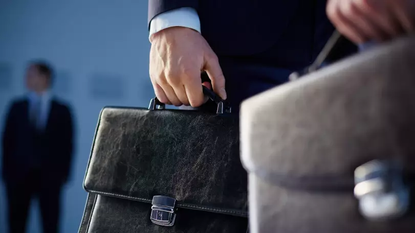 АҚШ-та еңбек нарығы әлсіреп, жұмыссыздық артты