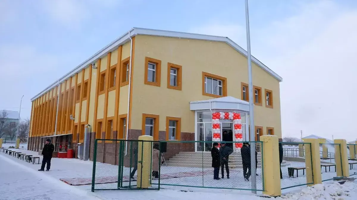 В селе Боранкул ко Дню Независимости введён в эксплуатацию новый спортивный зал - новости на Lada.kz 16.12.2025