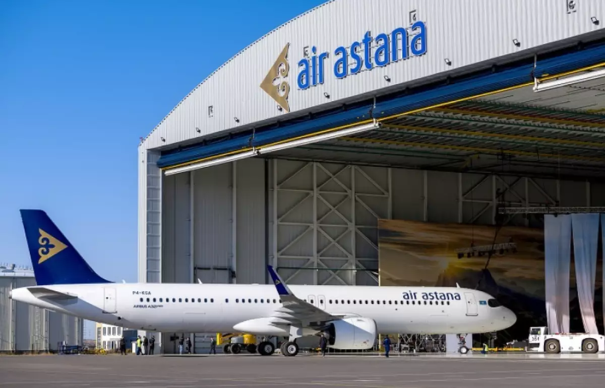 «Салоннан түтін шыққан»: Air Astana ұшағы апаттық сигнал басты