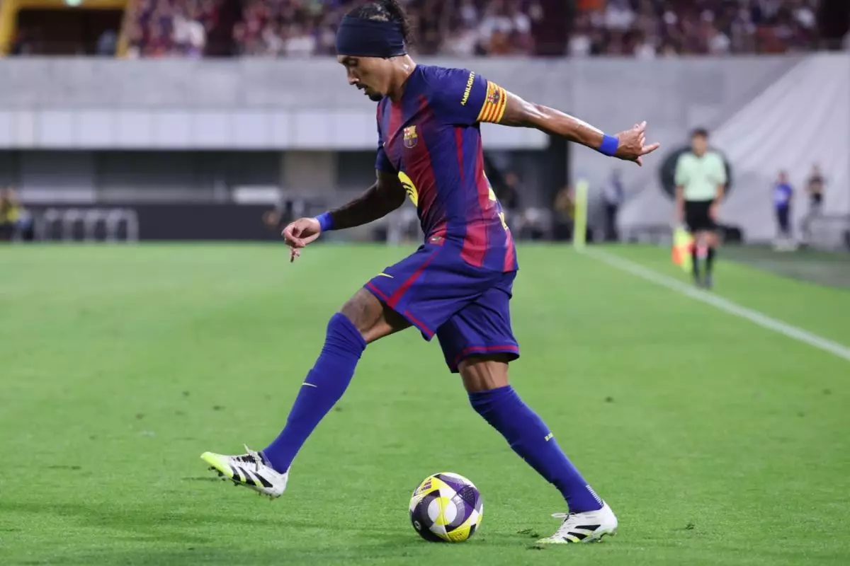 «Күйеуім баскетболшы емес»: Рафиньяның әйелі ФИФА шешіміне наразылық білдірді