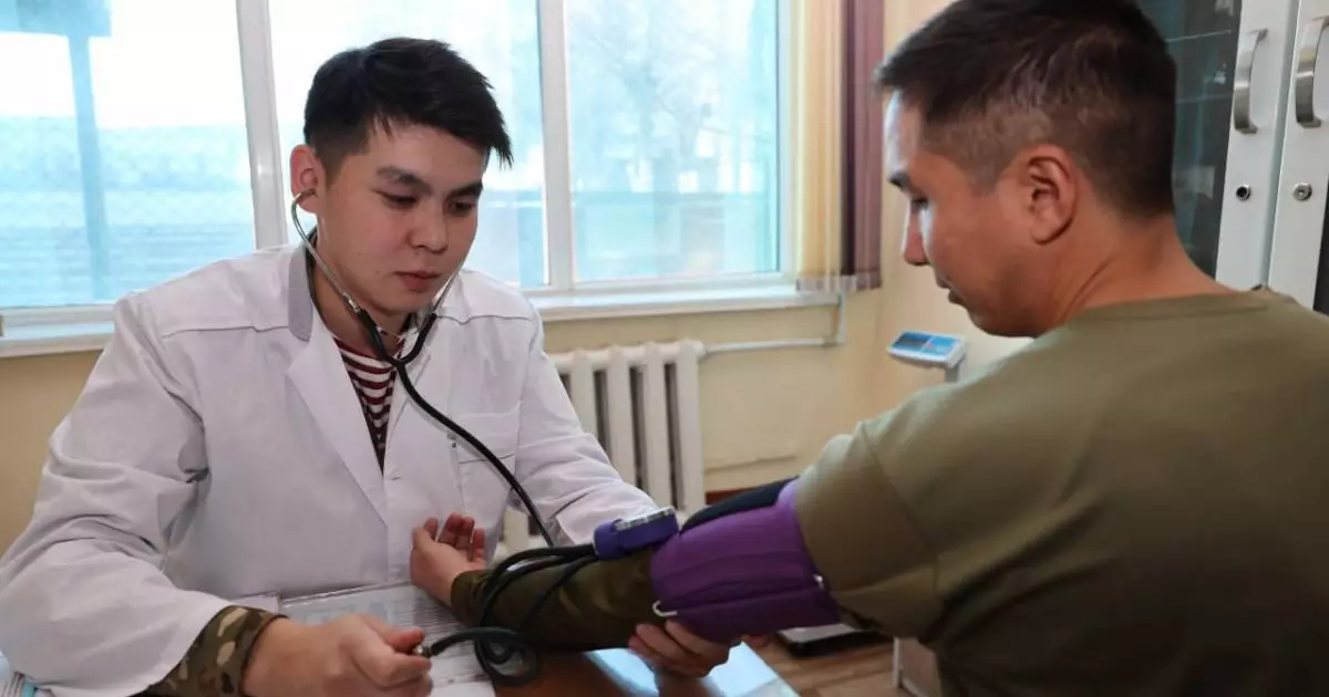  Медицина мен әскери қызметті біріктірген жас маман 