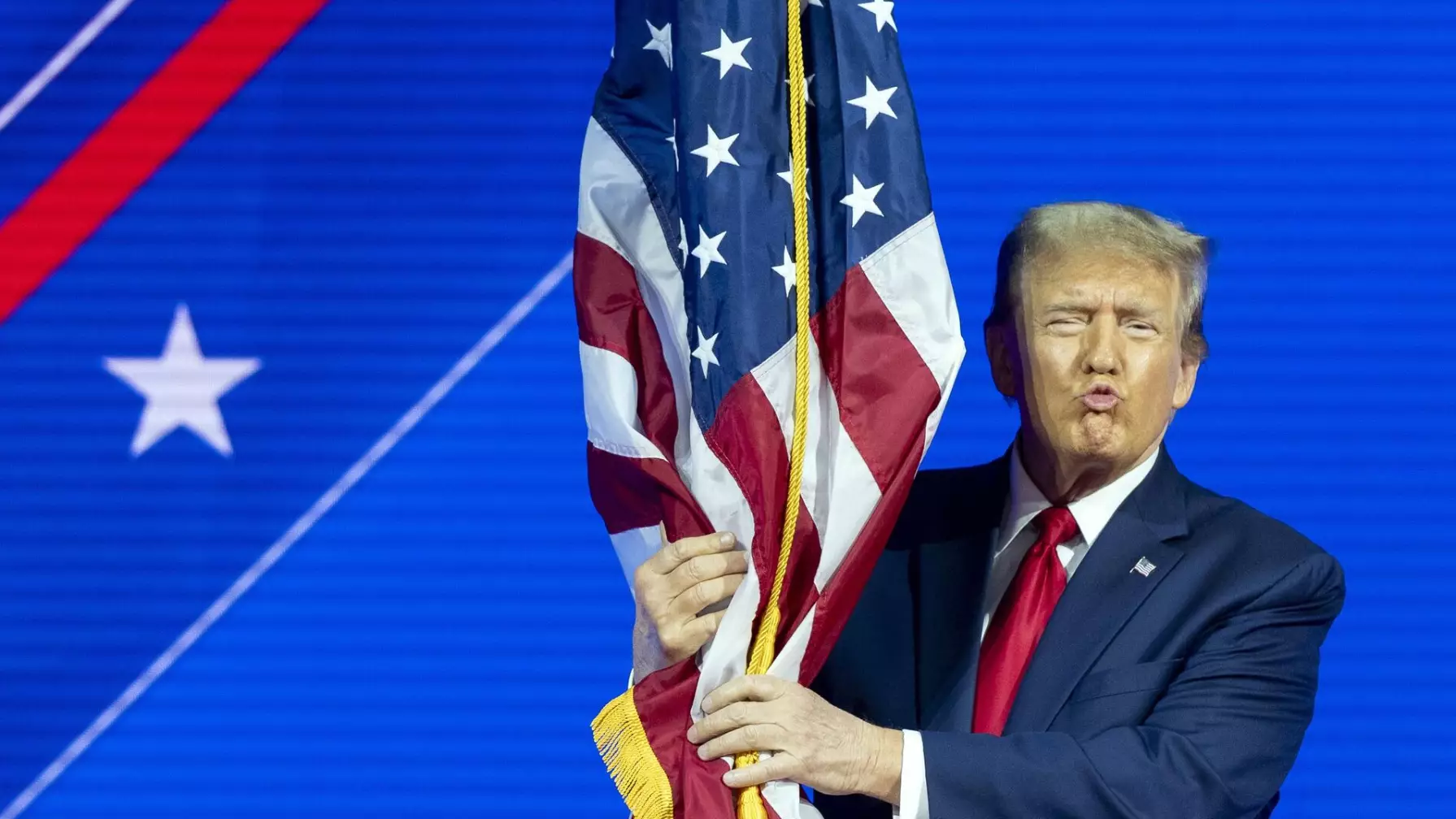 “АҚШ-қа кіруге толық шектеу қояды” - Трамп әлем халқы күтпеген тың шешім қабылдады