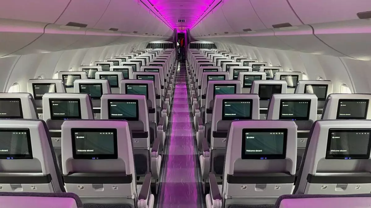 Самолёт Air Astana совершил экстренную посадку в Алматы