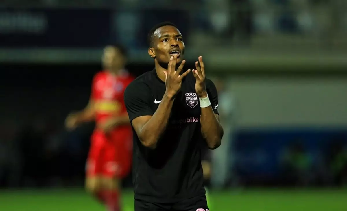 Трансфер Миккельса в КПЛ оказался фейком