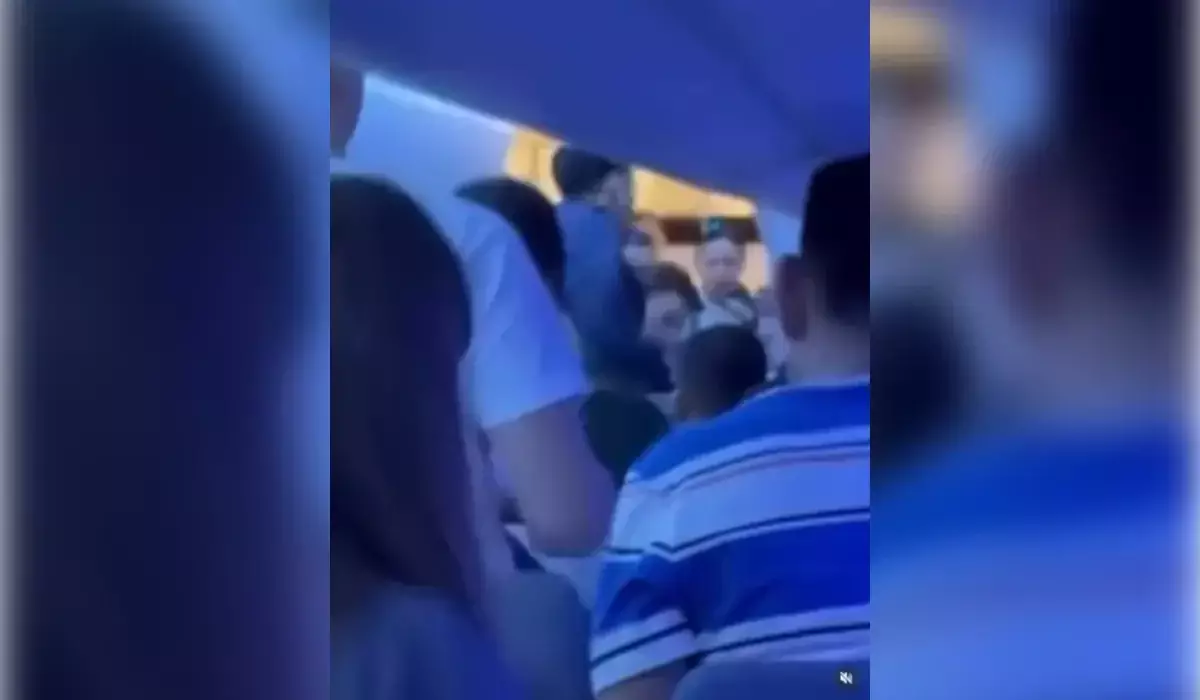 «Алматы-Бангкок» рейсінде екі шетелдік азамат мас күйінде төбелескен (ВИДЕО)