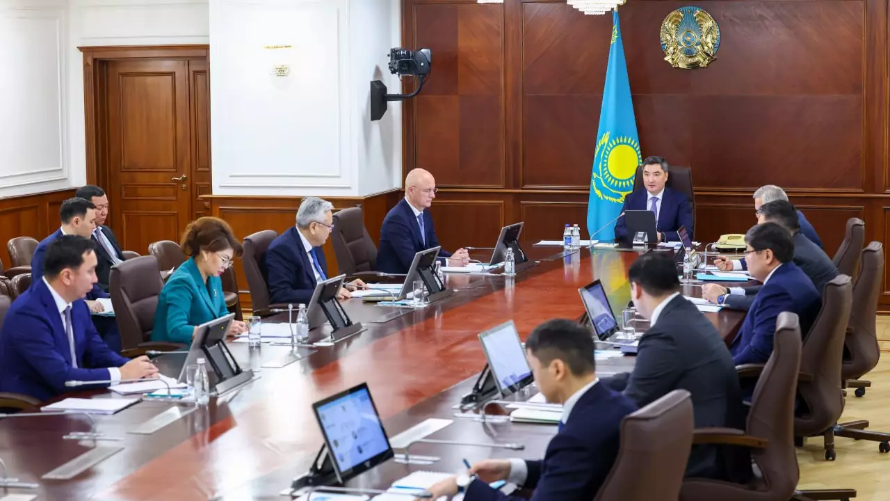 Олжас Бектенов бюджет қаражатын тиімді игеруді тапсырды