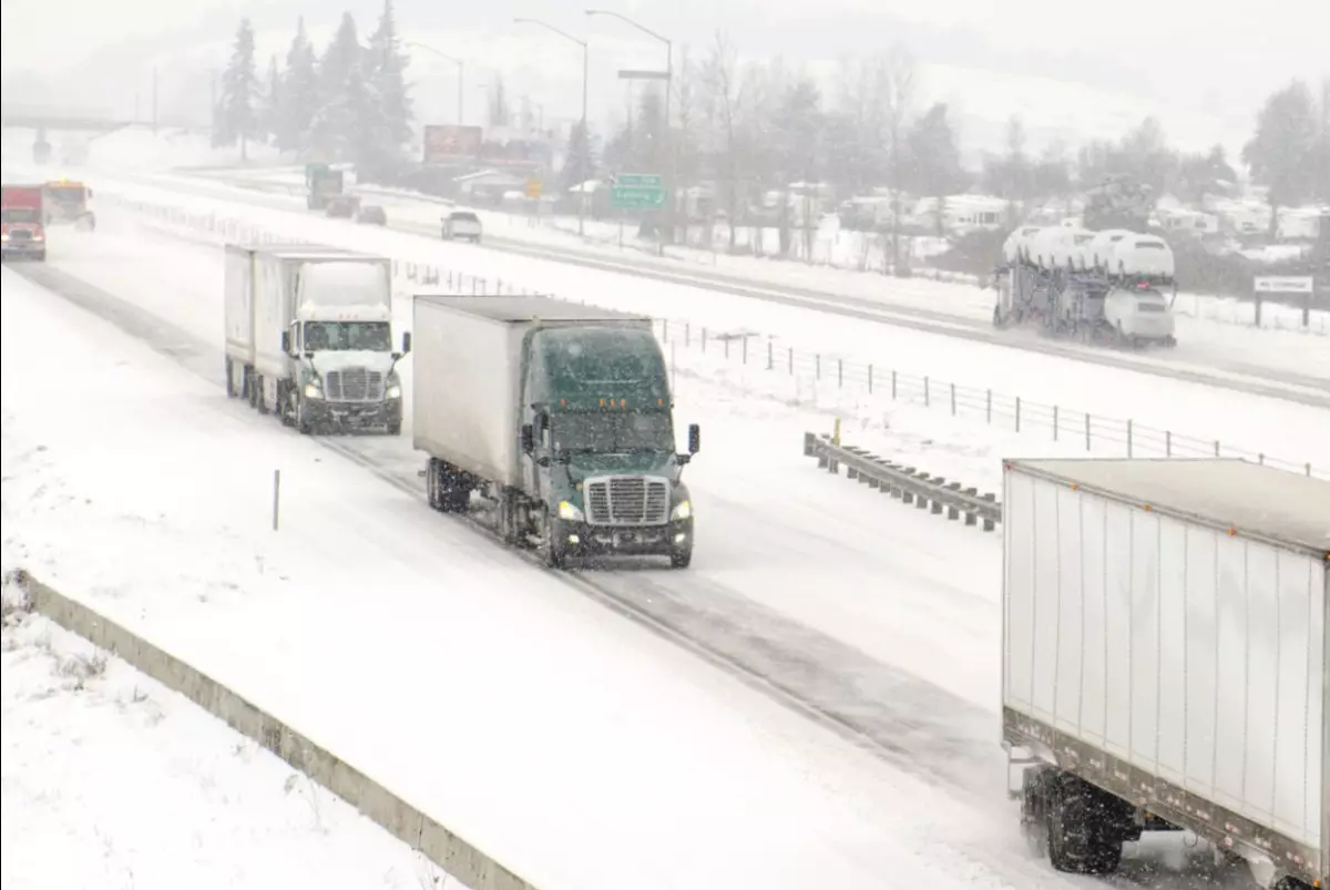 Какие регионы Казахстана лидируют по жалобам на дороги