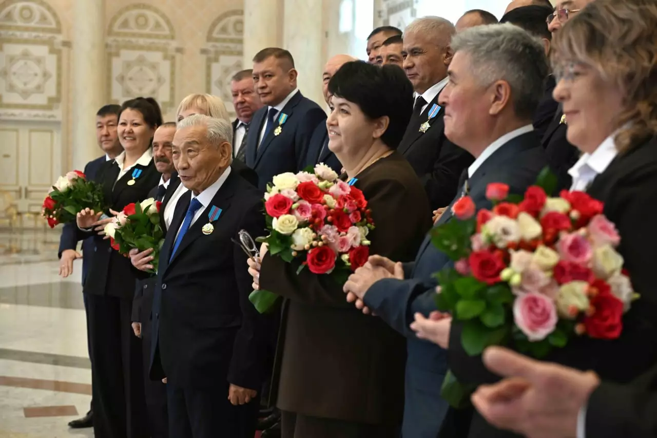 Мемлекет басшысы энергетика саласы қызметкерлерін кәсіби мерекесімен құттықтады