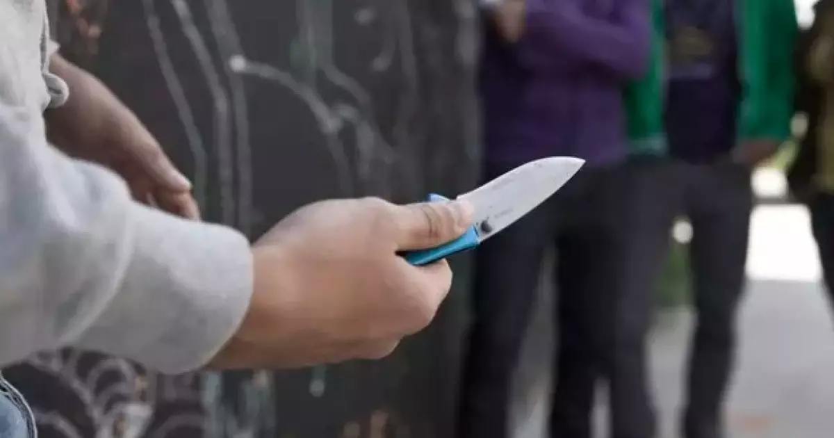  Қаза болған және зардап шеккендер бар: Ресейде пышақ ұстаған жасөспірім оқушыларға шабуылдады 