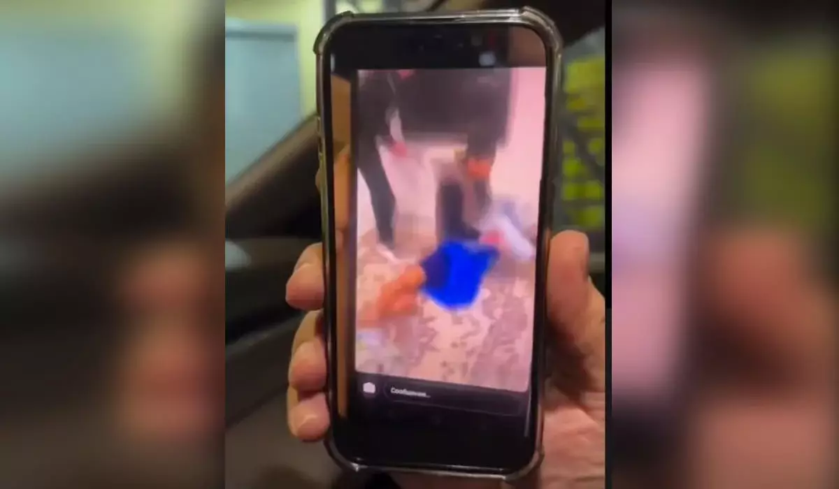 Прыгали на него: жестокое избиение мужчины в квартире сняли на видео в Атырау