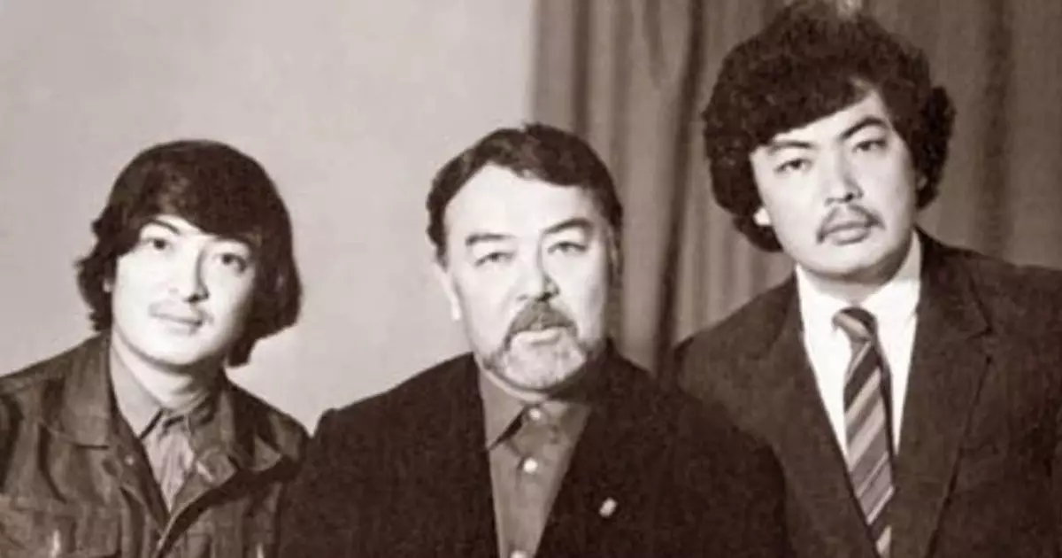  `Ұлдарымның өлімін өзімнен көремін`: Асанәлі Әшімов екі баласы неден қайтыс болды? 