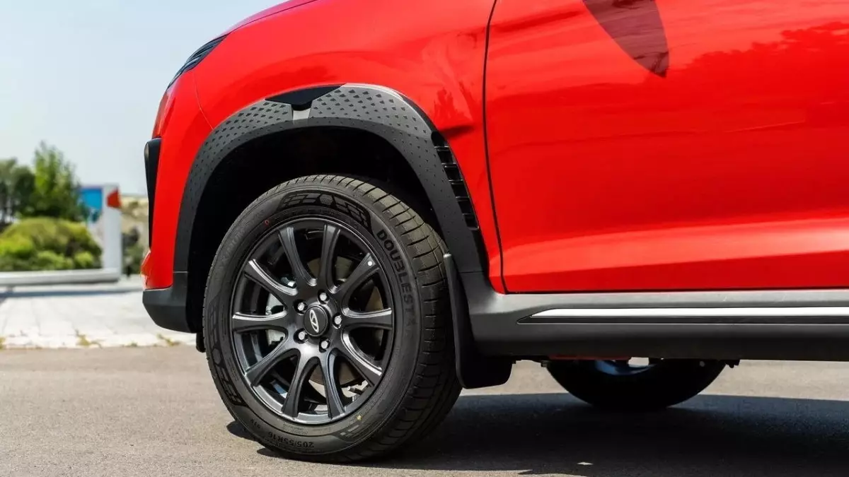 Баттл Chery Tiggo 2 2025 vs Mercedes-Benz GLK 350 2011: какой кроссовер купить за 6 млн тенге