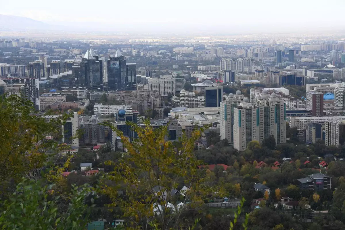 Аким Алматы сообщил о росте экономики, инвестициях и повышении уровня благосостояния горожан