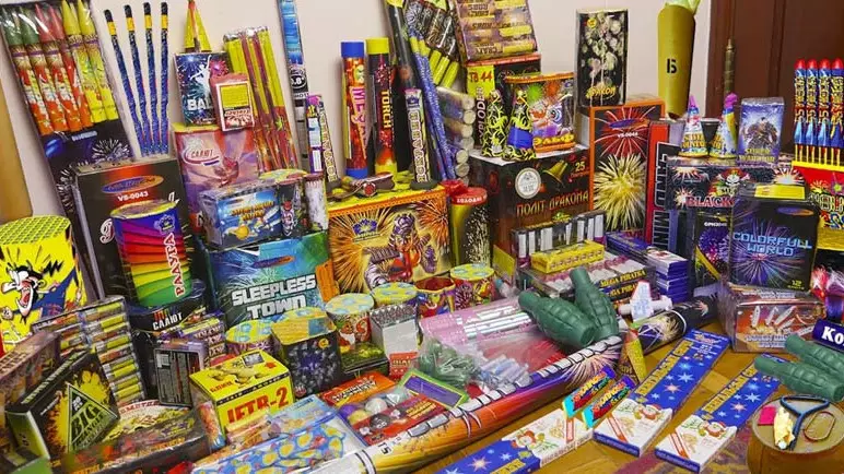 Жаңа жыл түні салют атуға бола ма? ІІМ түсіндірді