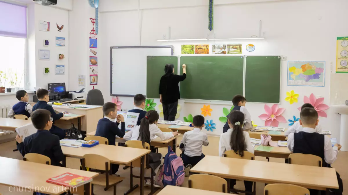 Аймағамбетов мектеп директорларына жағымды жаңалық айтты