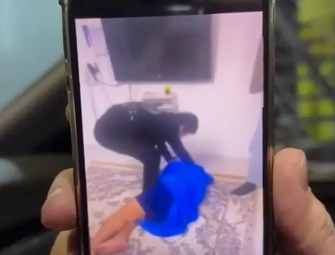 Атыраудағы пәтерлердің бірінде жігітті жабылып ұрған 2 ер адам ұсталды