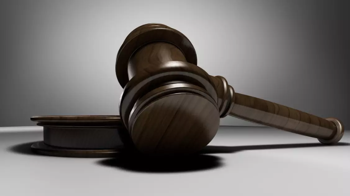 Жаңа заң қабылданды: Медицина қызметкерлеріне қол көтергендер 12 жылға дейін сотталады