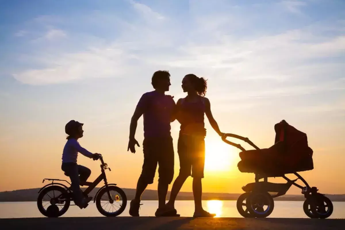 Сколько платят родителям за рождение и уход за ребёнком в Казахстане