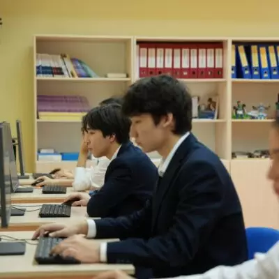 Более 800 тысяч школьников и студентов приняли участие в игре «Qarzhy Saqshysy»