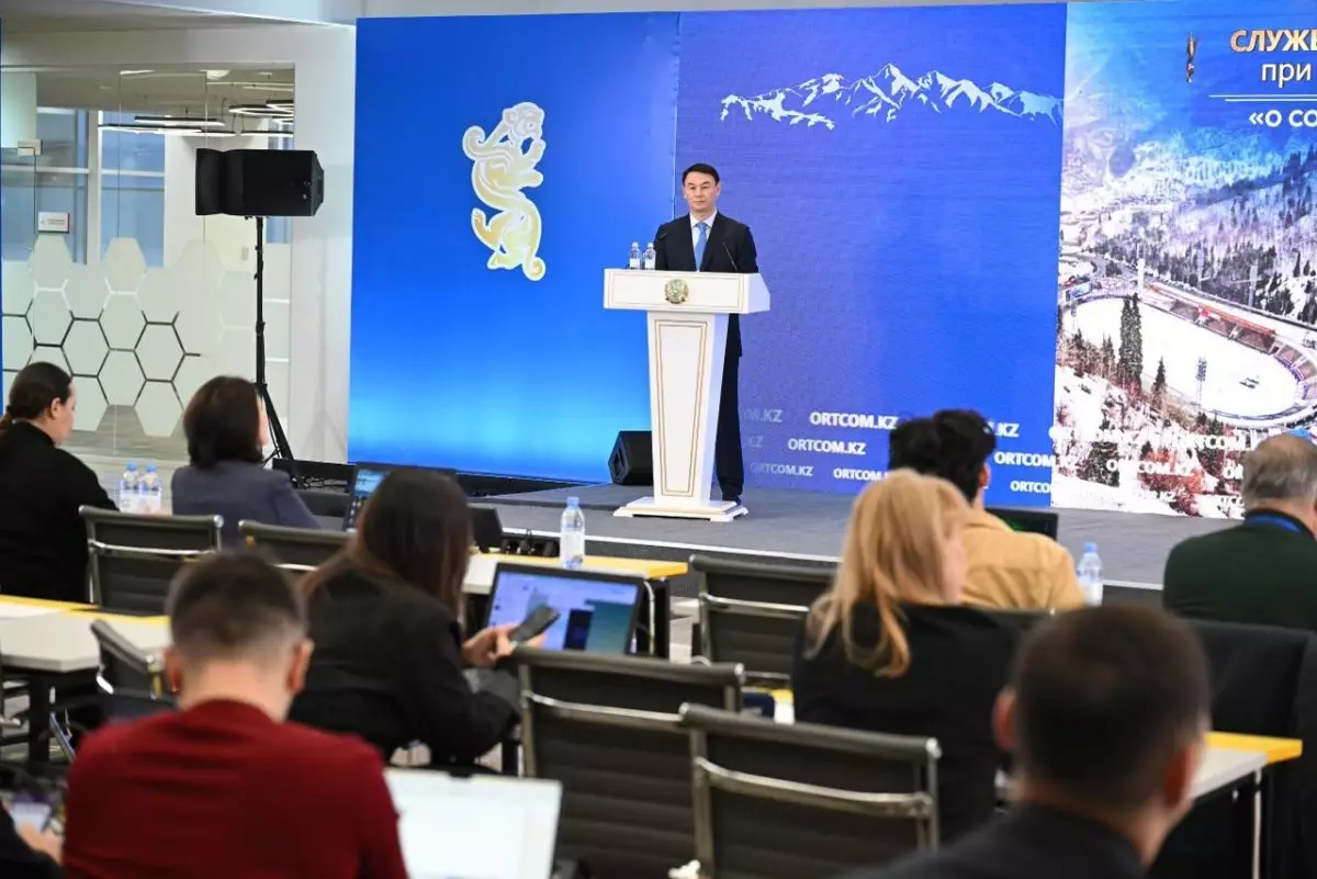 Алматы вводит платные парковки и экотранспорт: как город будет бороться с загрязнением воздух