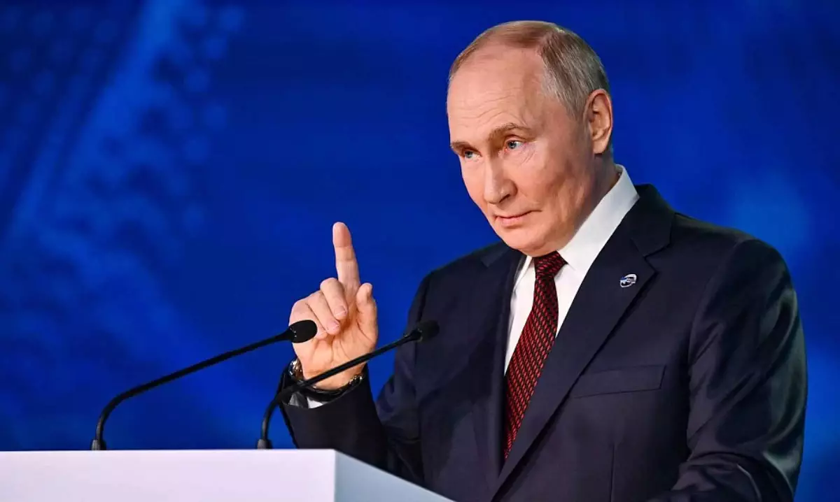 Путин Ресейдің “тарихи аумақтарын” әскери жолмен басып алуға ниетті екенін мәлімдеді
