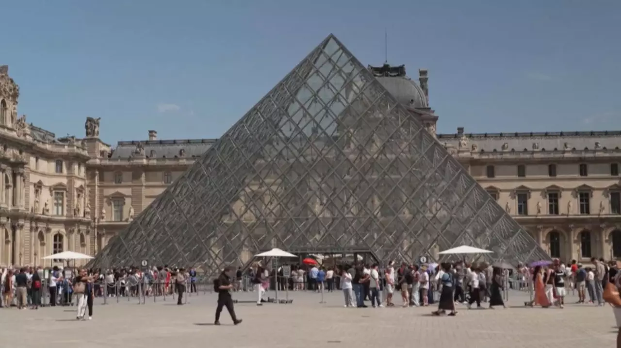 СМИ: хакеры шантажируют МВД Франции