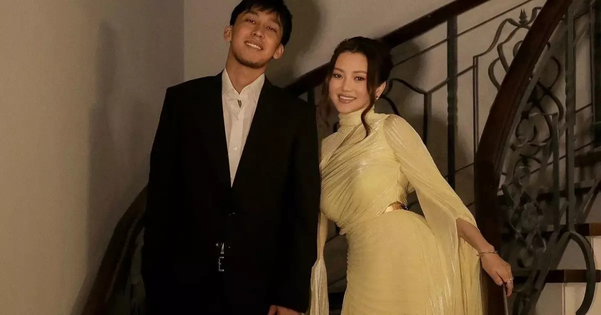   «Бас демеушіміз»: Ерке Есмаханның ағасы күйеу баласының жомарт екенін айтты   