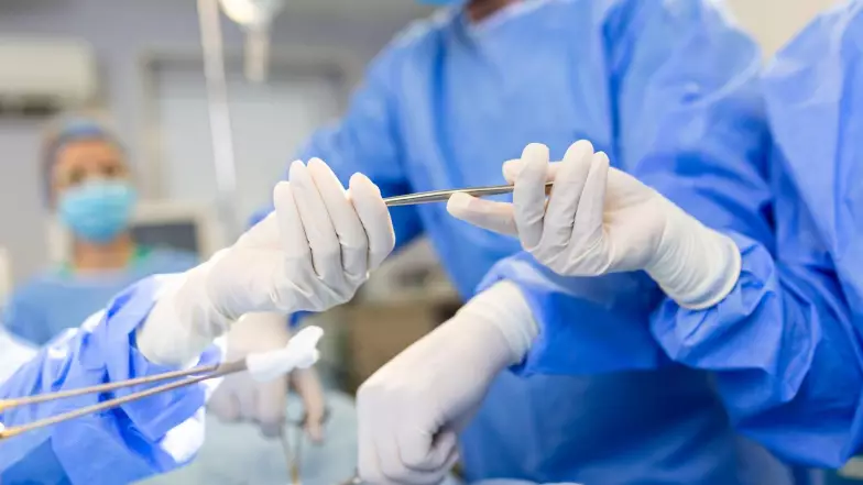 Шымкентте үш жасар бала 16 магнит жұтып қойған