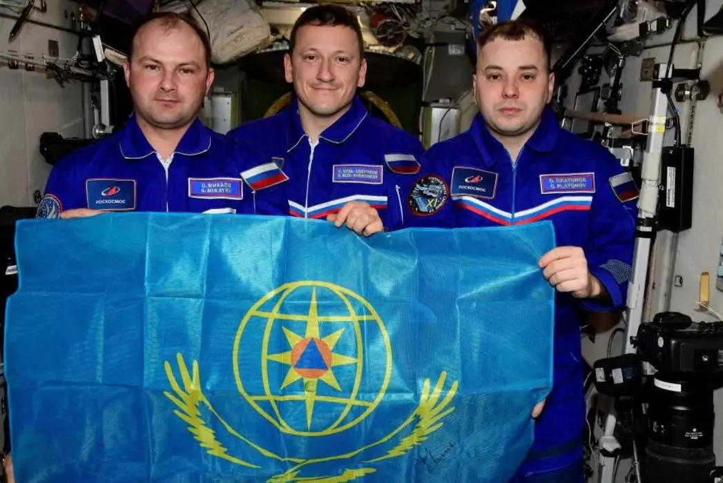 Космонавты Роскосмоса с борта МКС поздравили МЧС Казахстана
