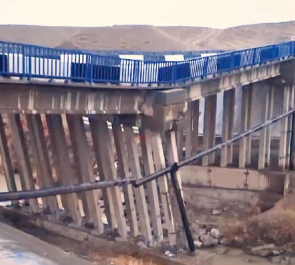 Мост рухнул в Туркестанской области
