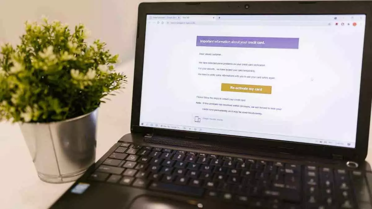 Схема с фальшивым возвратом средств: почему мошенники обожают покупателей в праздничный сезон.