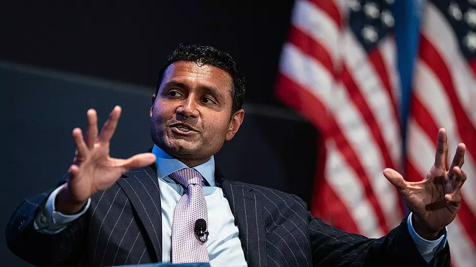 Искусственный интеллект стимулирует бум производительности среди рабочих в производственном секторе, заявил технический директор Palantir в эфире Fox Business.