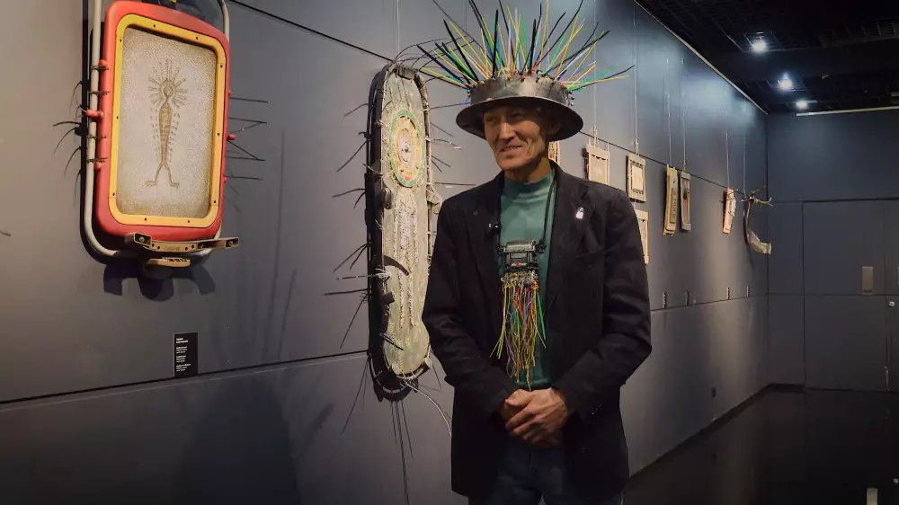 “Надо выделяться”: художник выявил культуру древних казахов в современном дизайне