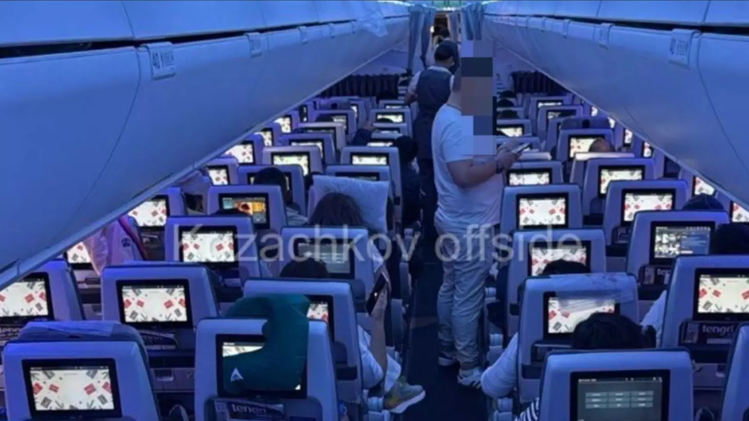 Самолет Air Astana совершил вынужденную посадку в Дели из-за неисправности