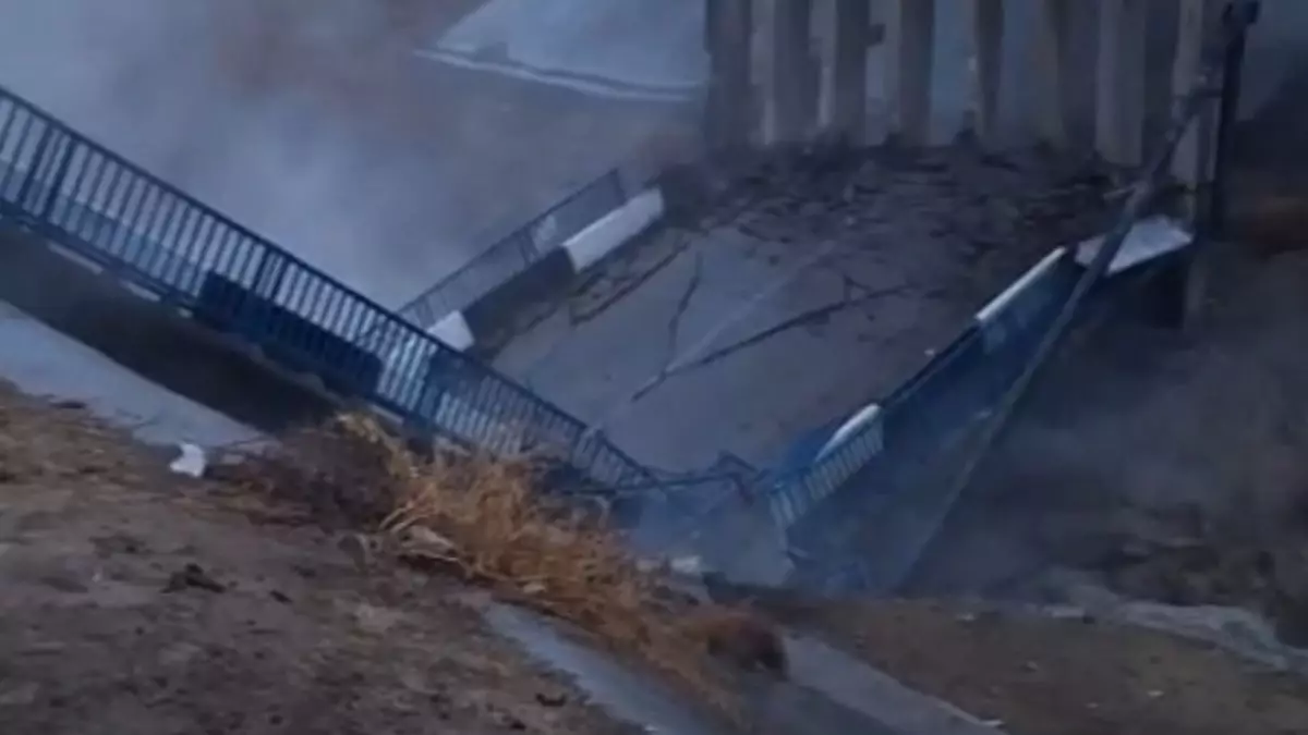 Обвал моста в Туркестанской области: жители двух сел остались без воды, введены объездные маршруты