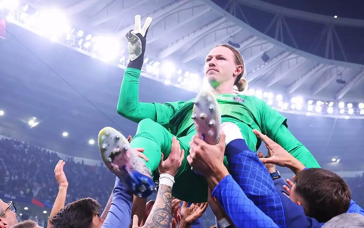 Отразил четыре пенальти подряд:  Матвей Сафонов сотворил историю в ФИФА