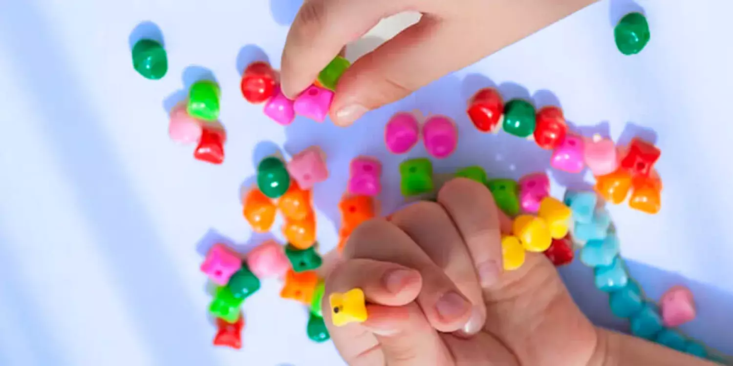 Шымкентте үш жасар бала 16 магнит тасын жұтып қойған (ВИДЕО)