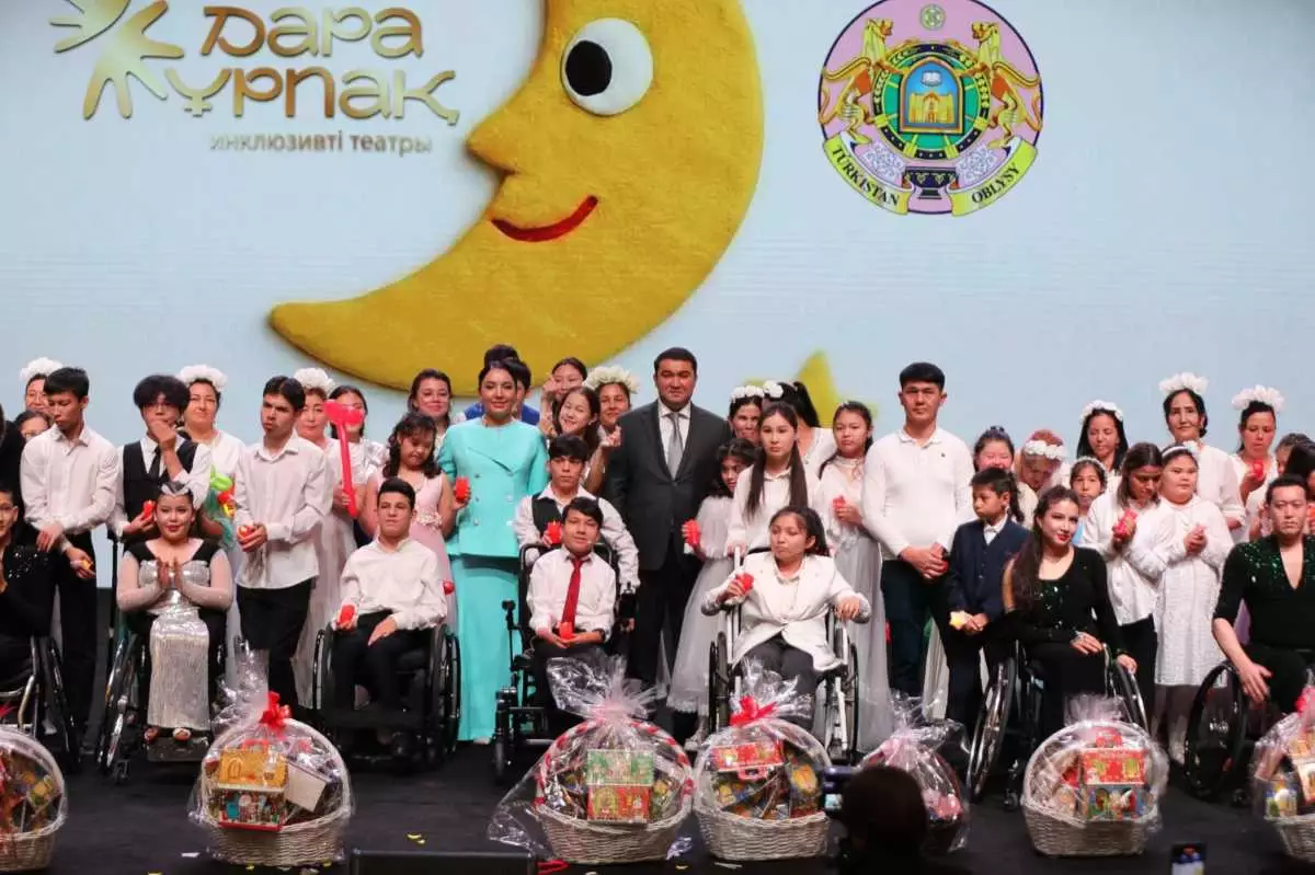 В Туркестане состоялась премьера мюзикла "Свет" нового инклюзивного театра "Дара ұрпақ"