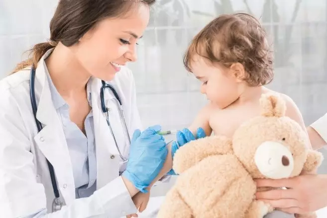 "Болезнь стодневного кашля": почему бесклеточная вакцина остаётся ключевой защитой от коклюша