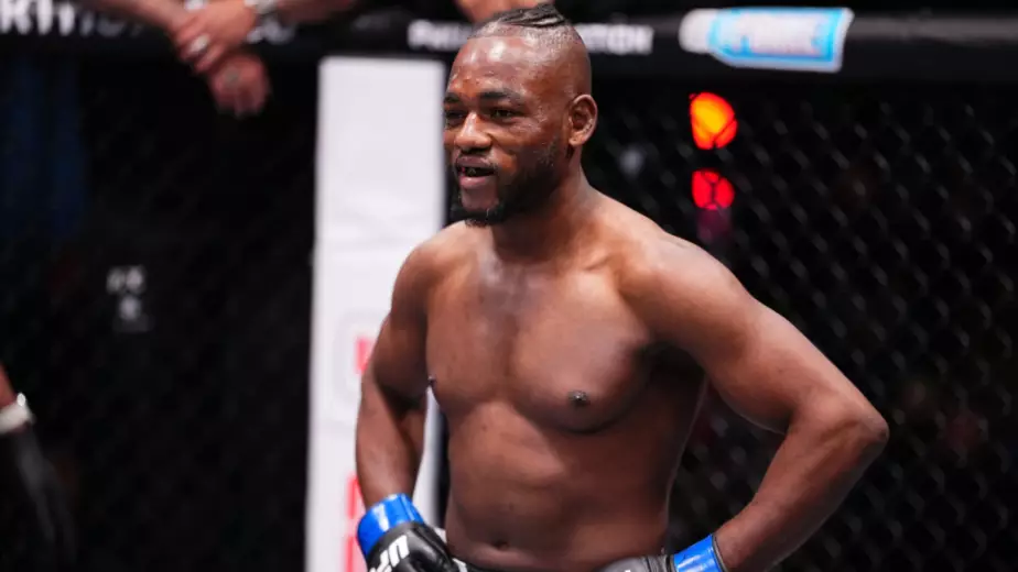 Боец UFC празднует победы в стиле Роналду! Почему?