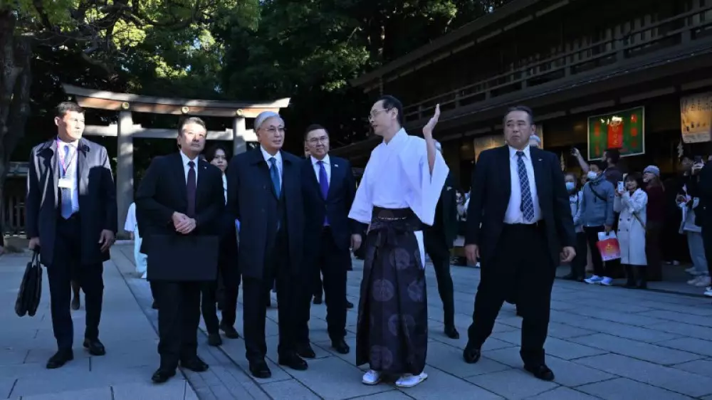 Тоқаев Токиодағы Мейджи Джингу ғибадатханасын аралап көрді