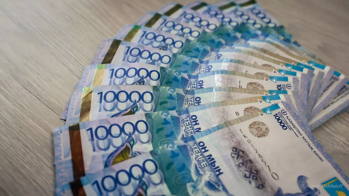 Тексерістен кейін оқытушылардың жалақысы 200 мың теңгеге дейін өсті