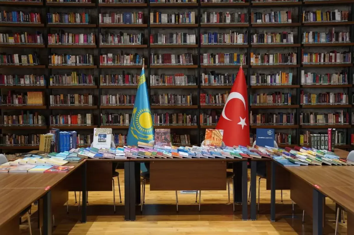 Научно-литературный уголок Казахстана открылся в крупнейшей библиотеке Стамбула
