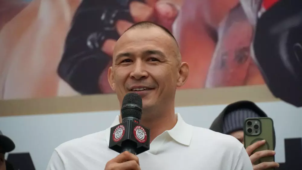 Поединок Дамира Исмагулова с экс-бойцом UFC обернулся ужасной травмой