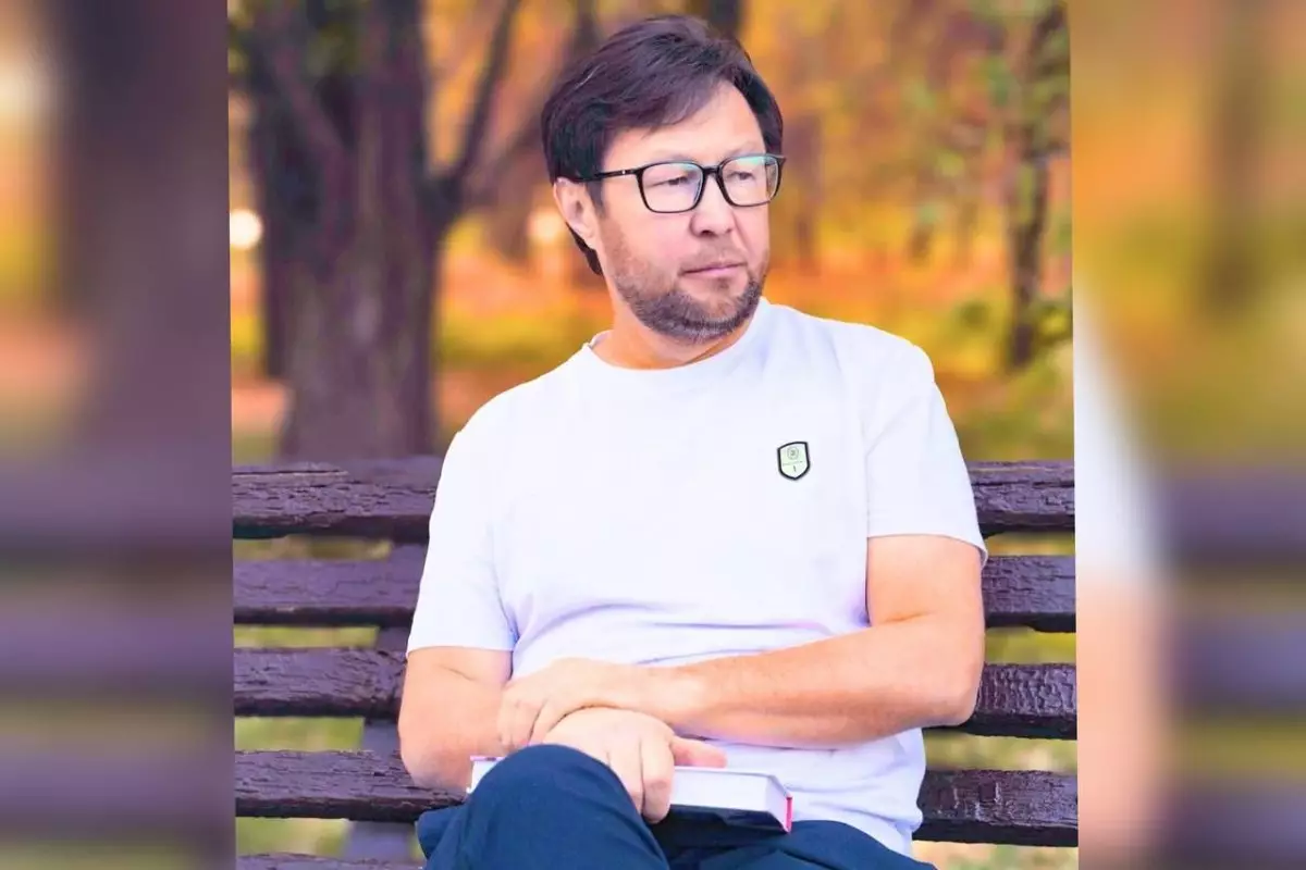 «Көптен күткен ұлы той»: Ақын Ақберен Елгезек сәбилі болды