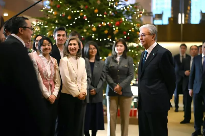 С кем из работающих в Японии казахстанцев встретился Токаев