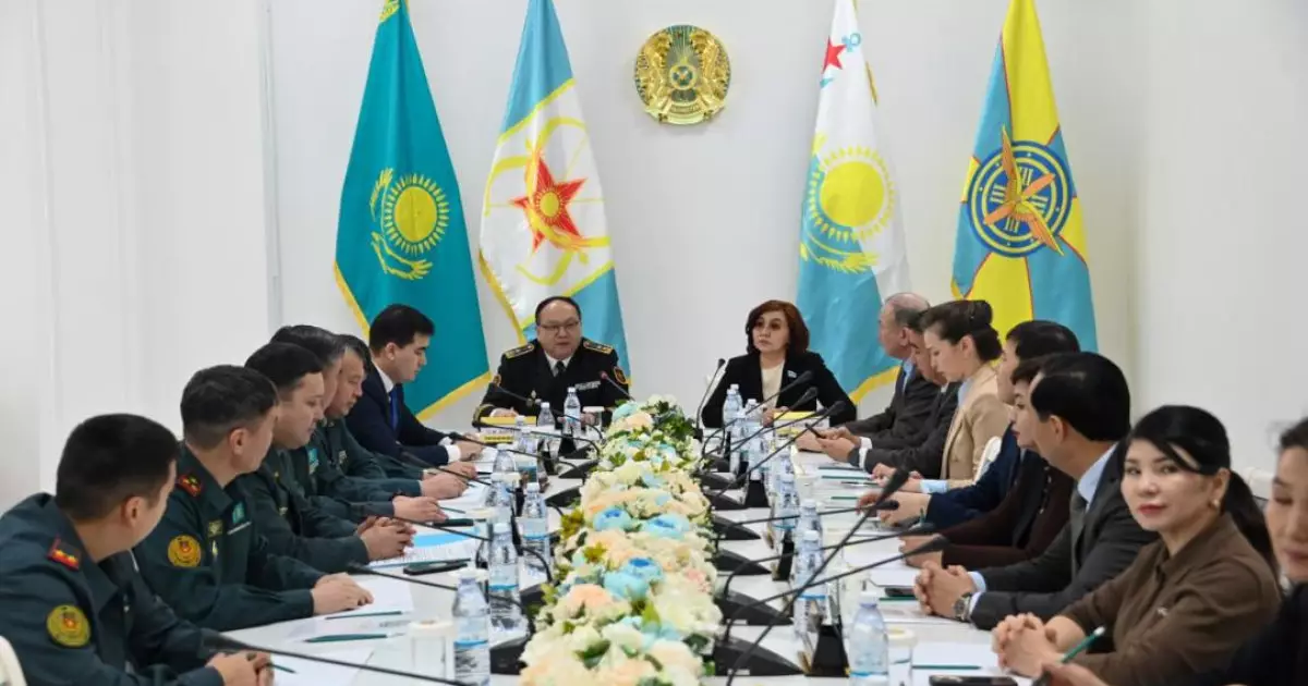   Қорғаныс министрлігі Бас редакторлар клубымен меморандум жасады   