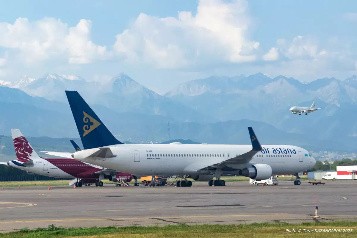 Экстренная посадка Air Astana в Дели: что говорят пассажиры